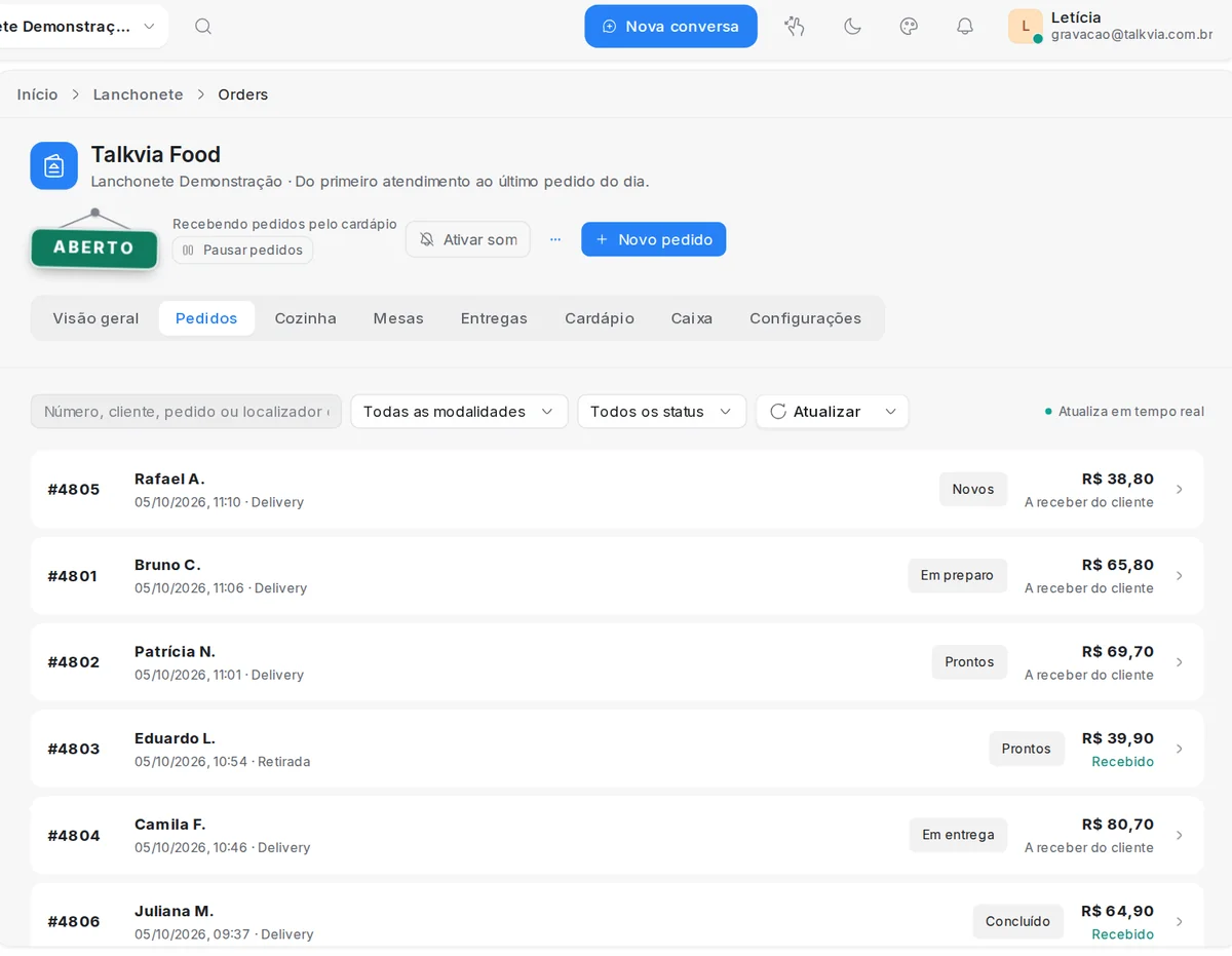 Tela de pedidos do Talkvia Food com número, cliente, modalidade e status de cada pedido